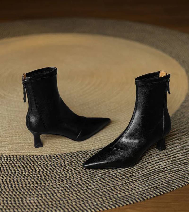 Fulvia | Minimal Leather Ankle Boots with Medium Heel