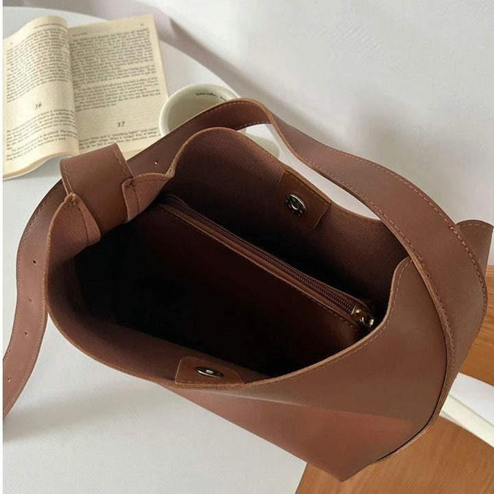 Trendy Shoulder Bag - View 8.0 | Avenly London