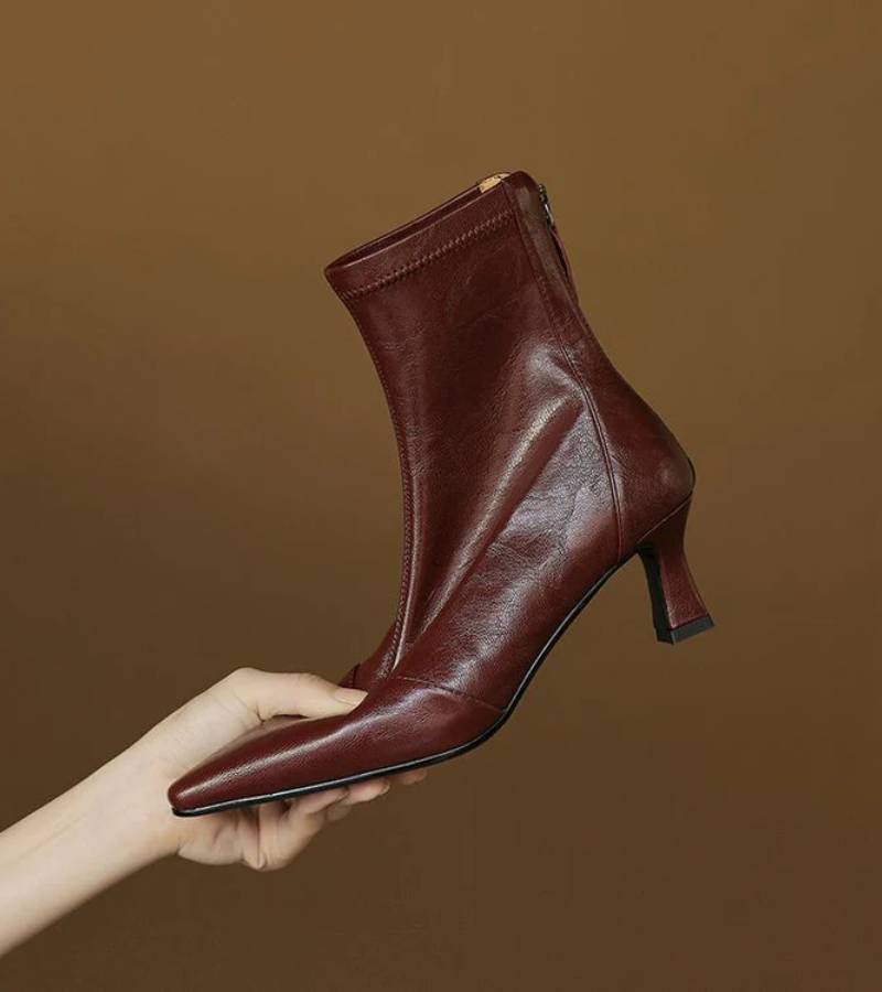 Fulvia | Minimal Leather Ankle Boots with Medium Heel